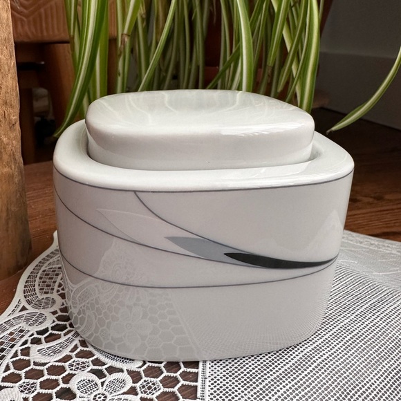 Mikasa Caviar Pattern Lidded Sugar Bowl - Picture 1 of 4